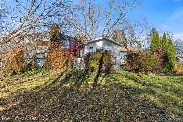 10490 Green RD, Atlas Township, MI 48438