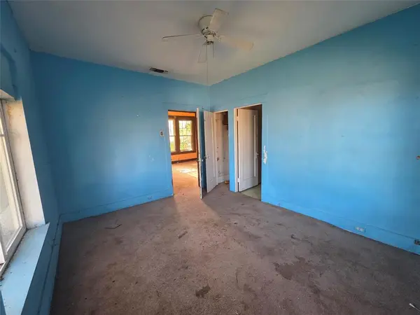 905 W Walker Street, Breckenridge, TX 76424