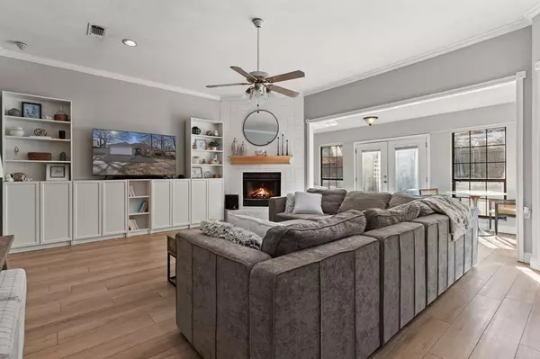 Burleson, TX 76028,1008 Oak Valley Road