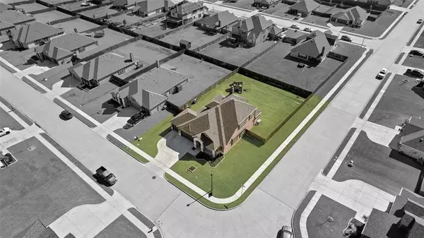 561 Randys Way, Pilot Point, TX 76258