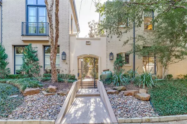 3816 Hawthorne Avenue #B, Dallas, TX 75219