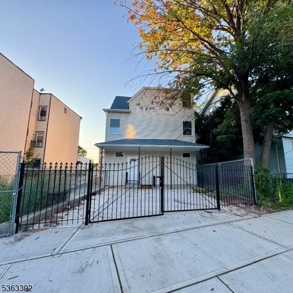 82 Montgomery Avenue, Newark City, NJ 07108