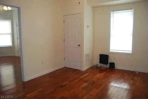 29 Alexander St #3, Newark City, NJ 07106