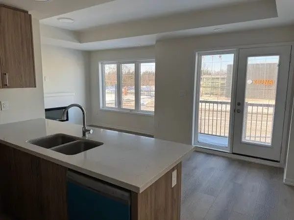 76 Matawin LN, Richmond Hill, ON L4B 3X9