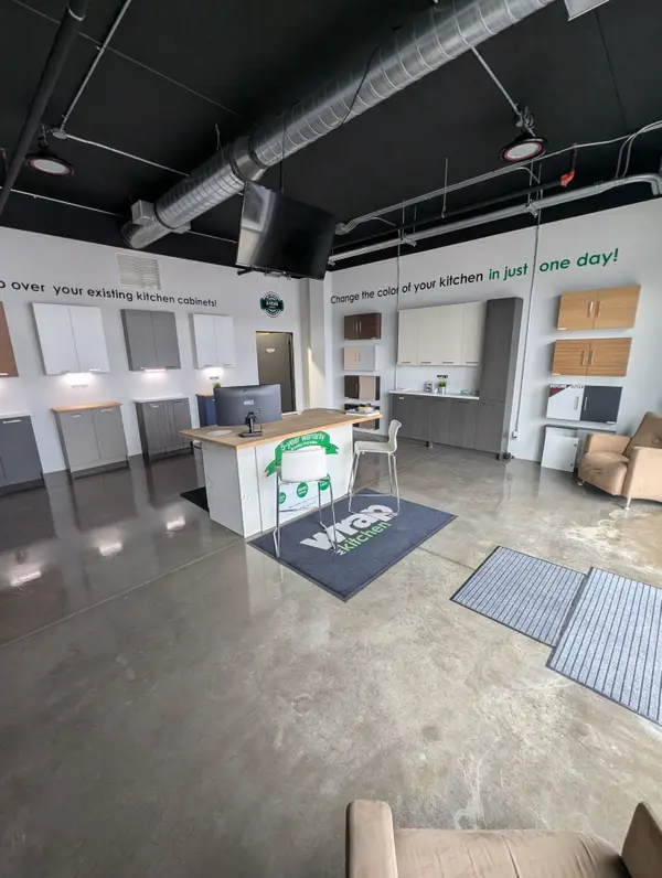 3475 Rebecca ST #102, Oakville, ON L6L 0H3