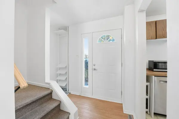 461 Moodie DR #B, Bells Corners And South To Fallowfield, ON K2H 8T7