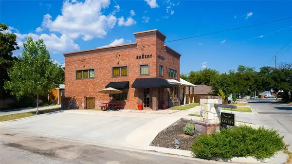 301 E Brown Street, San Saba, TX 76877