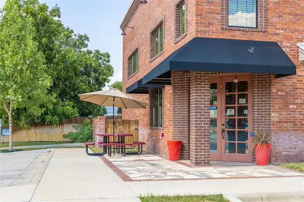 301 E Brown Street, San Saba, TX 76877