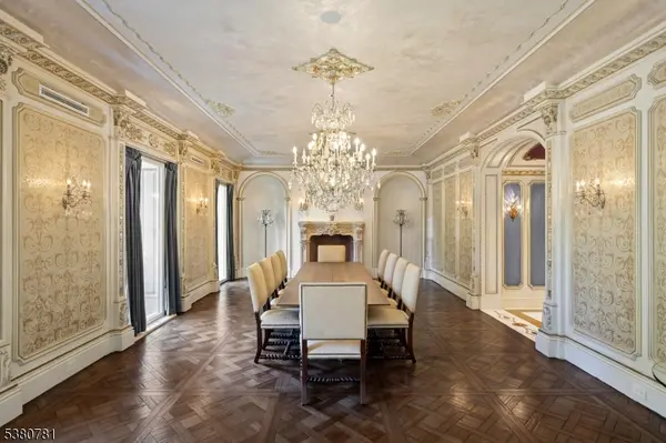 31 Rio Vista Dr, Alpine Boro, NJ 07620