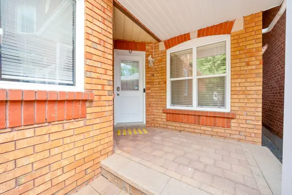 25 Fieldnest CRES, Whitby, ON L1R 1Z5