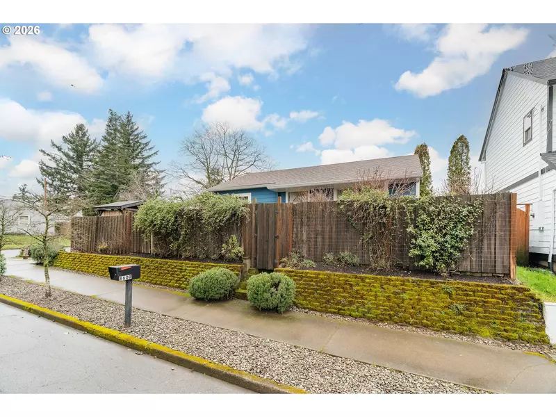 8609 SE FLAVEL ST, Portland, OR 97266