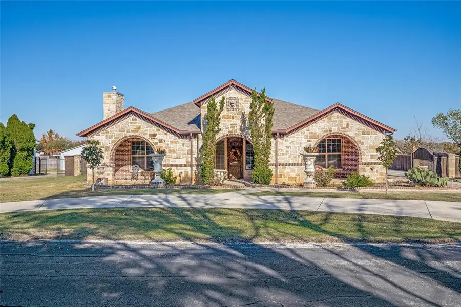 308 Sheri Lane, Roanoke, TX 76262