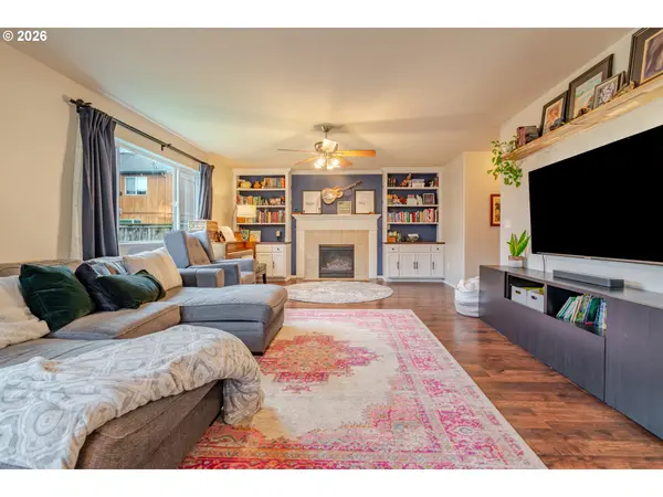 4129 Winners Circle SE, Albany, OR 97322