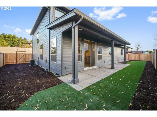 10 Lennox LN NE, Keizer, OR 97303