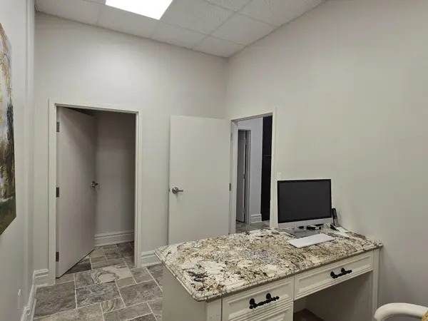 1472 Thornton RD N #A2, Oshawa, ON L1H 7K4