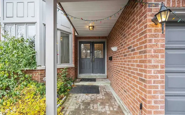 903 Alanbury CRES, Pickering, ON L1X 2S3