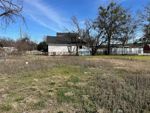 605 W Church Street, San Saba, TX 76877
