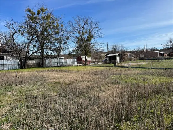 605 W Church Street, San Saba, TX 76877