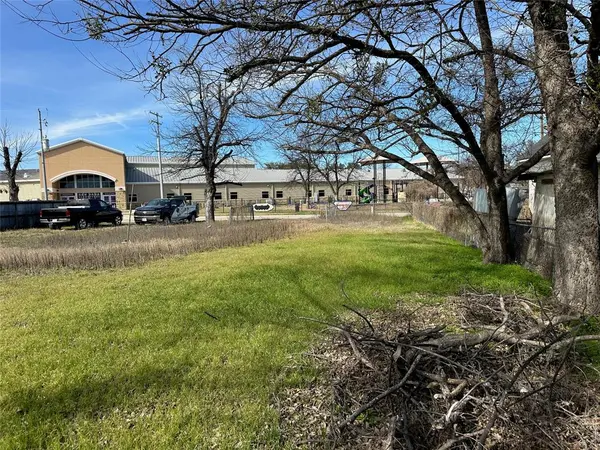 605 W Church Street, San Saba, TX 76877