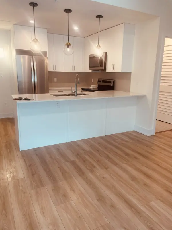 121 Mary ST #Unit 205, Clearview, ON L0M 1G0