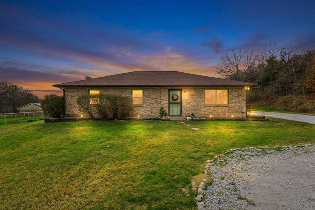 301 Calhoun Bend #A, Azle, TX 76020