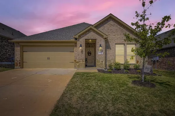 11301 Summer Rain Boulevard, Aubrey, TX 76227