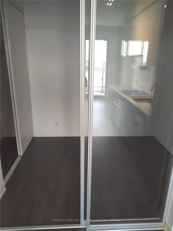 950 Portage Pkwy #907, Vaughan, ON L4K 0J7