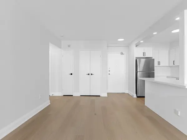 377 Ridelle AVE #718, Toronto W04, ON M6B 1K2