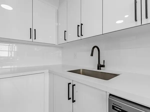 377 Ridelle AVE #718, Toronto W04, ON M6B 1K2