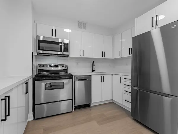 111 Ridelle AVE #1204, Toronto W04, ON M6B 1J7