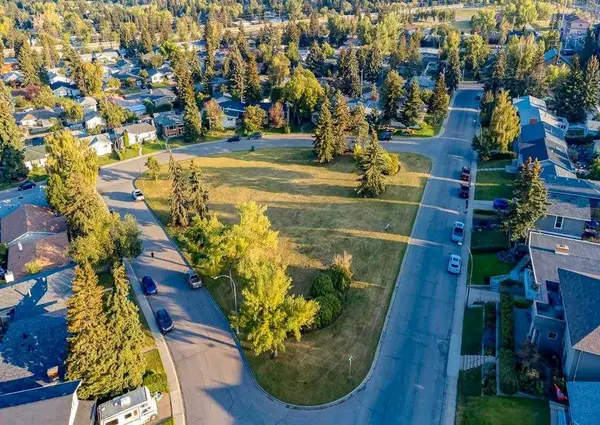 4711 Norquay DR NW, Calgary, AB t2k2k9