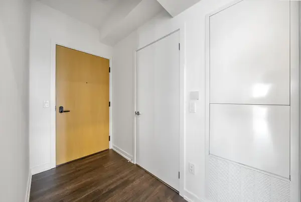 89 Church ST #1907, Toronto C08, ON M5C 2G3