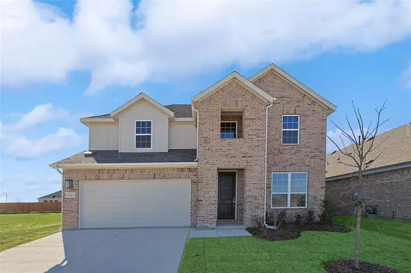 812 Alderwood Drive, Red Oak, TX 75154
