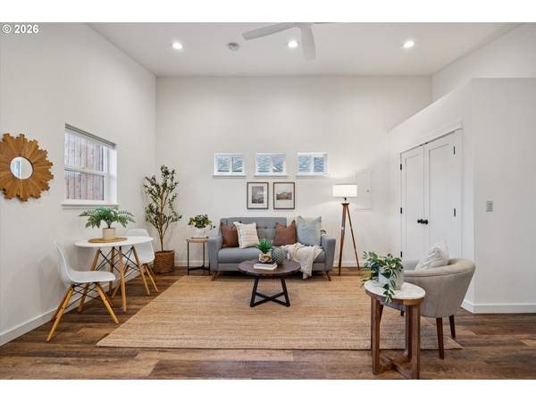 4563 NE 47th AVE #2, Portland, OR 97218