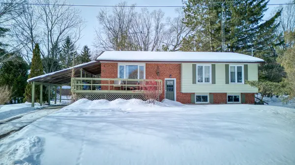 2 Glen ST, Westport, ON K0G 1X0