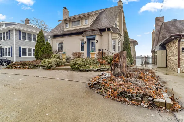 2724 Military ST,  Port Huron,  MI 48060