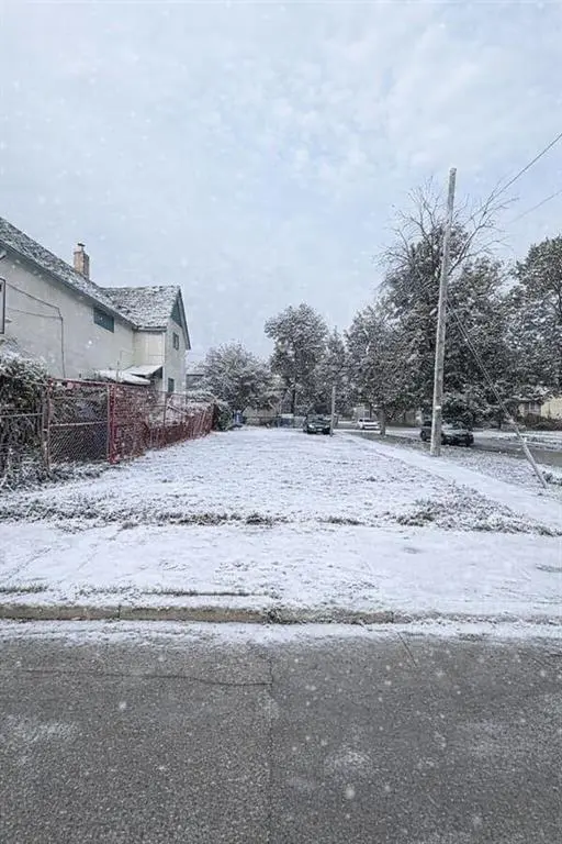 737 Alexander AVE, Winnipeg, MB R3E 1J3