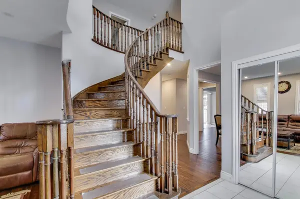29 Ness RD, Brampton, ON L6Y 5N9