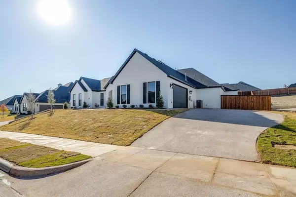 Benbrook, TX 76126,8118 Luanna Hills