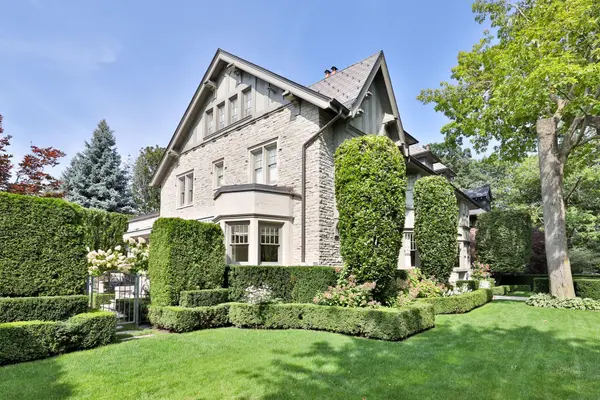 170 Roxborough DR, Toronto C09, ON M4W 1X8