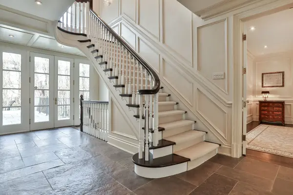 170 Roxborough DR, Toronto C09, ON M4W 1X8