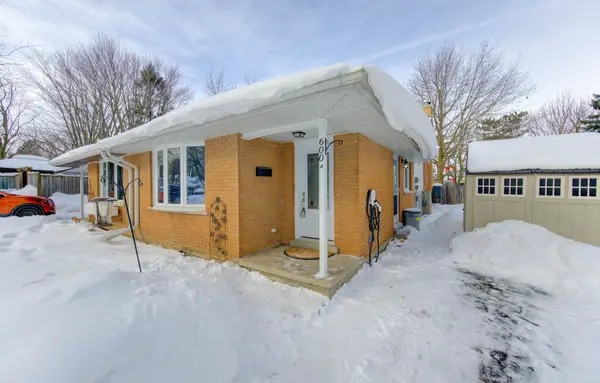 600 Mount Anne DR #A, Waterloo, ON N2L 4W3