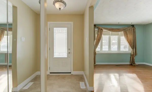 600 Mount Anne DR #A, Waterloo, ON N2L 4W3