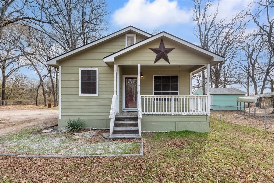 222 Meadow Lake Drive, Gun Barrel City, TX 75156