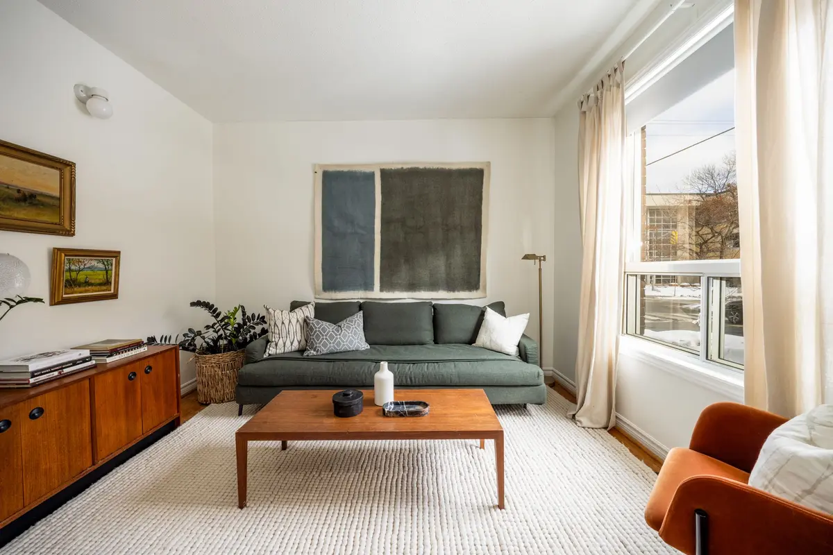 54 Lansdowne AVE, Toronto W01, ON M6K 2V8