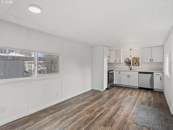 500 N GILWOOD ST #5, Carlton, OR 97111