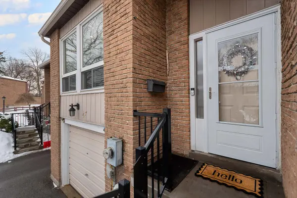 67 Willows LN, Ajax, ON L1S 6E7