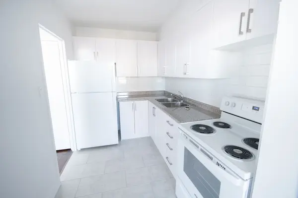 50 Cambridge AVE #6, Toronto E03, ON M4K 2L3