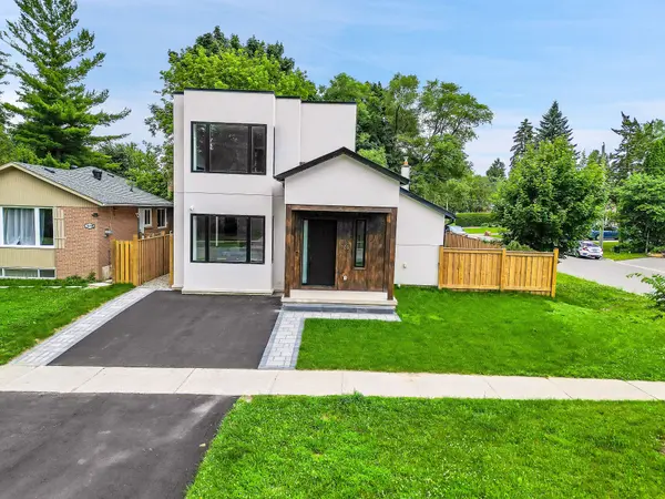 105 Murray DR, Aurora, ON L4G 2C4