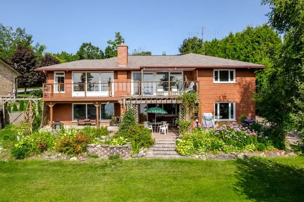 919 Skyline RD, Selwyn, ON K0L 1T0